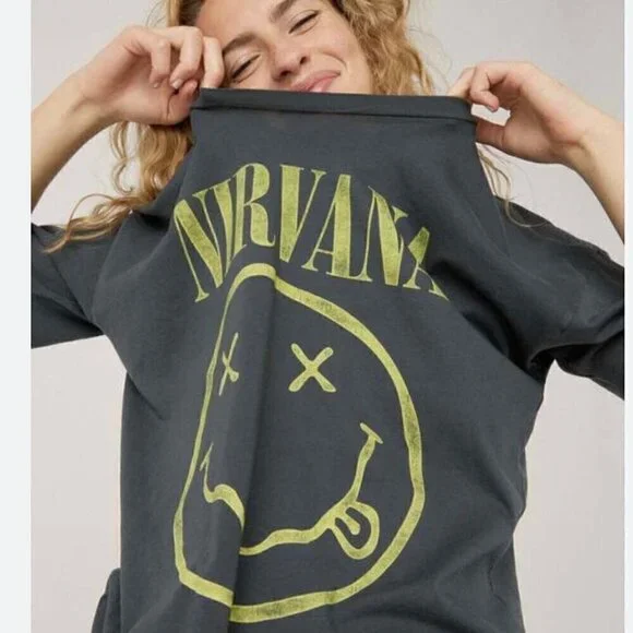 Daydreamer Nirvana Smiley Merch Tee - Medium - Picture 8 of 8